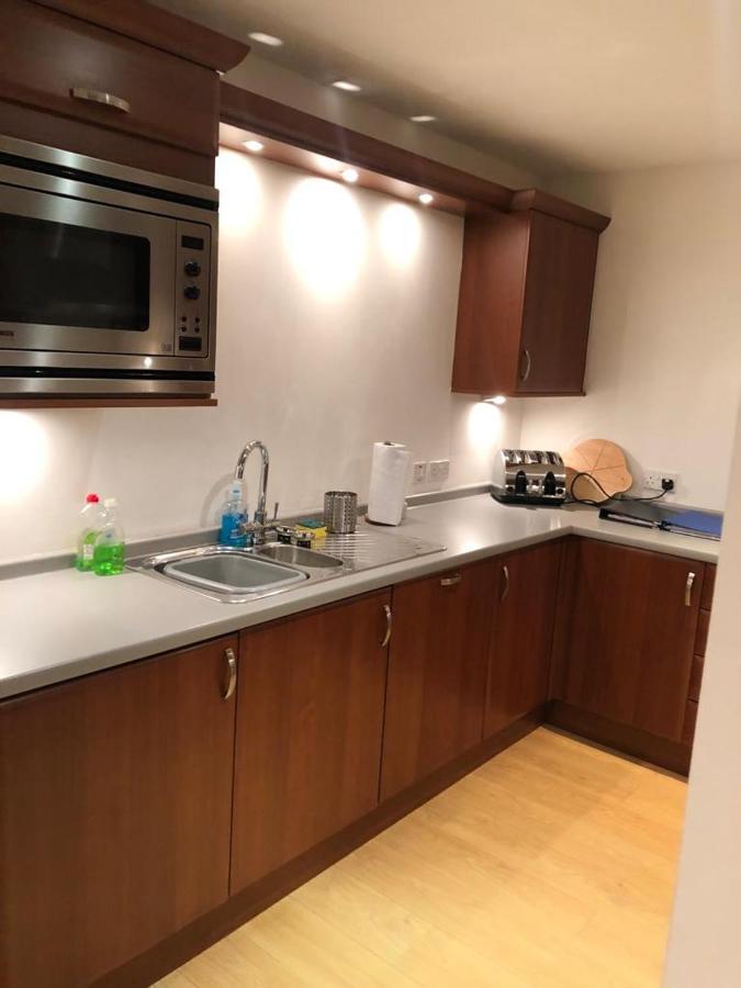 Comfy Two Bedroom Apartment Right In The City Centre Glasgow Exterior photo