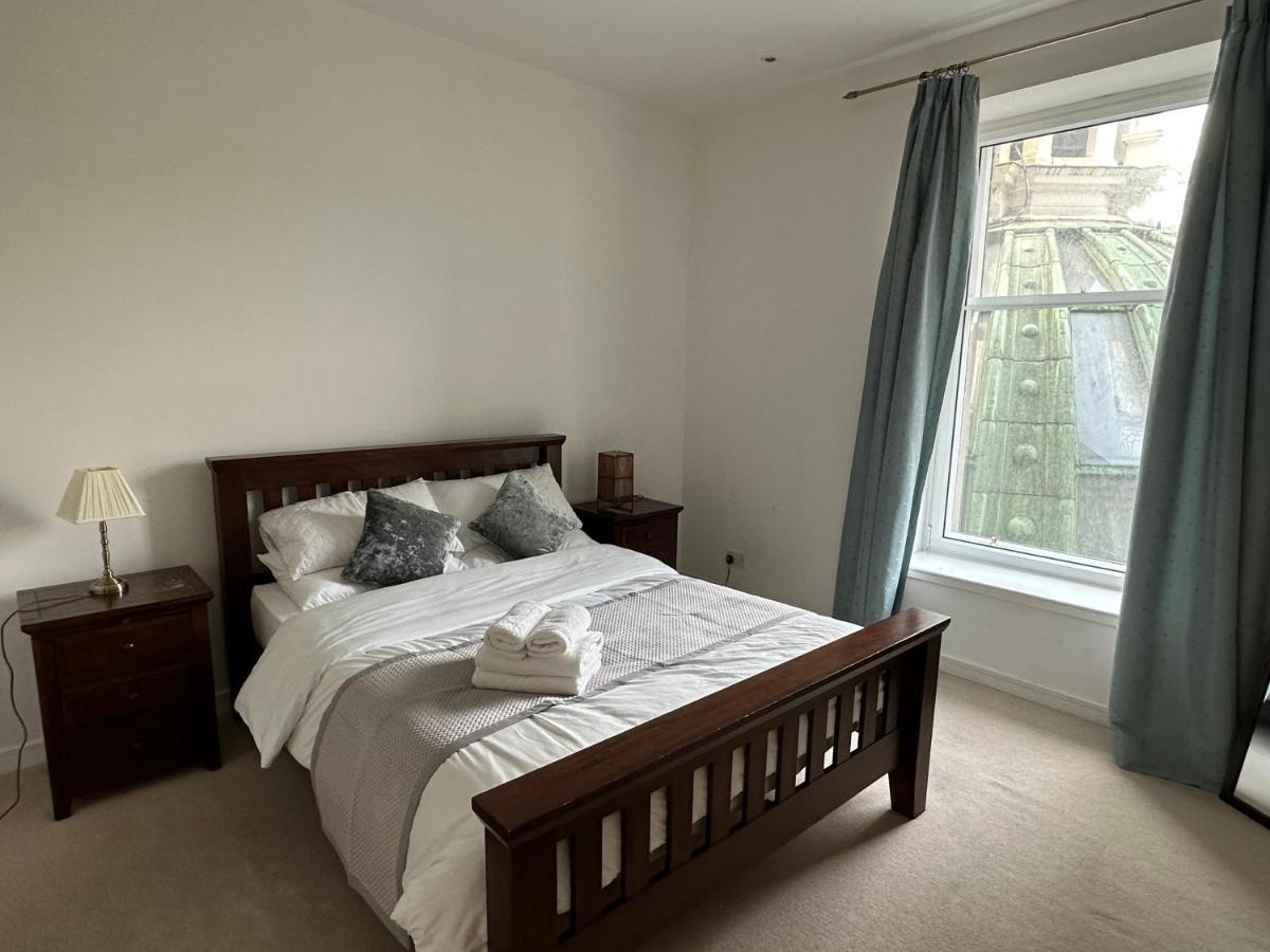 Comfy Two Bedroom Apartment Right In The City Centre Glasgow Exterior photo