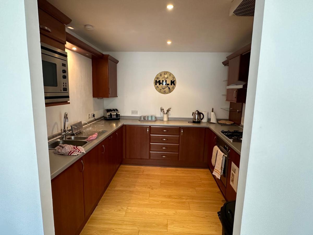 Comfy Two Bedroom Apartment Right In The City Centre Glasgow Exterior photo
