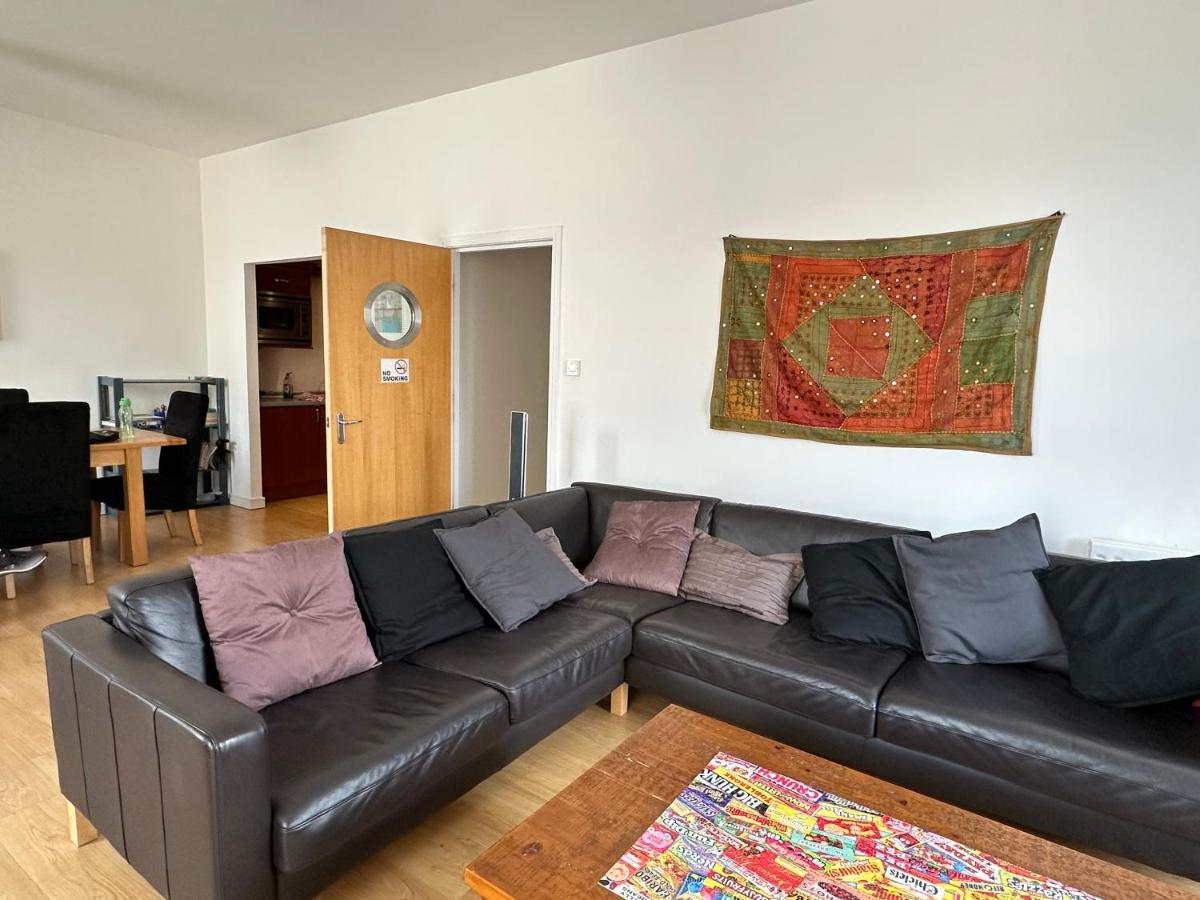 Comfy Two Bedroom Apartment Right In The City Centre Glasgow Exterior photo